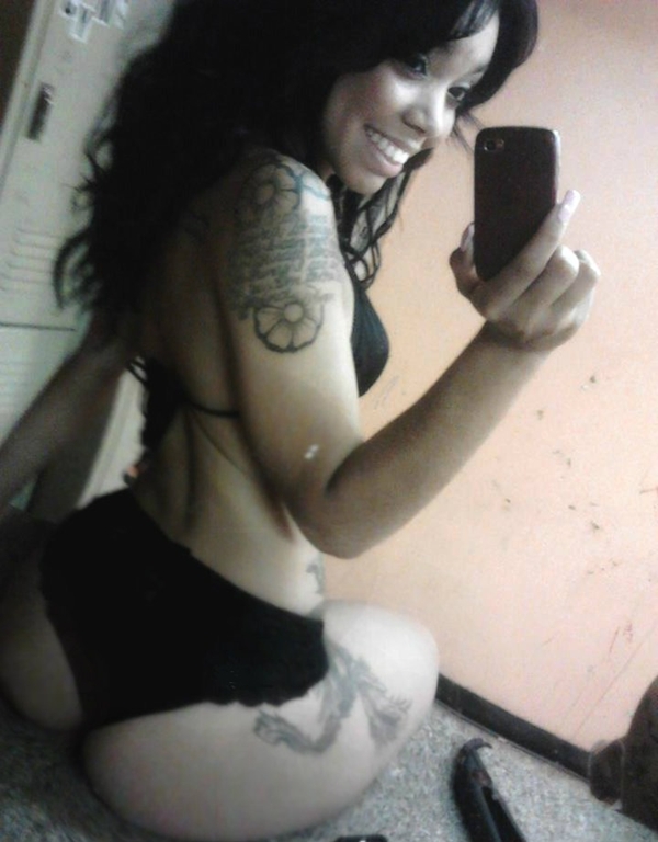 Thick Girls (Tattooed girl with thick ass selfshot); Amateur Ass Babe Other Hot 