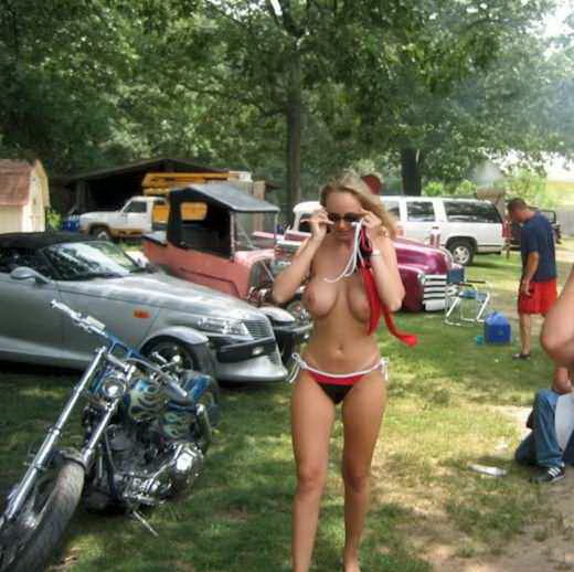 Nude Public Pics - Outdoor Blowjobs; Amateur Public 