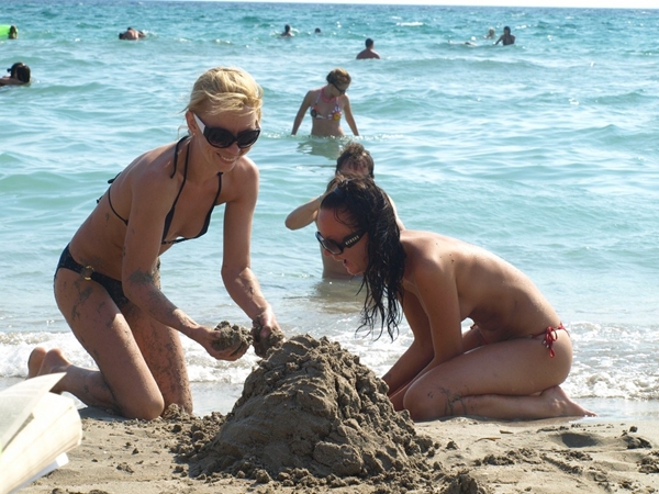 Pussy on Beach - Nude Lesbians On The Beach; Amateur Beach 