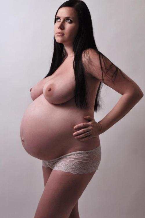 Pregnant in Boy Shorts; Babe Fetish 