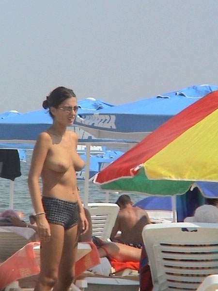 Nude and Beach - Naked Girl In Beach; Amateur Beach 